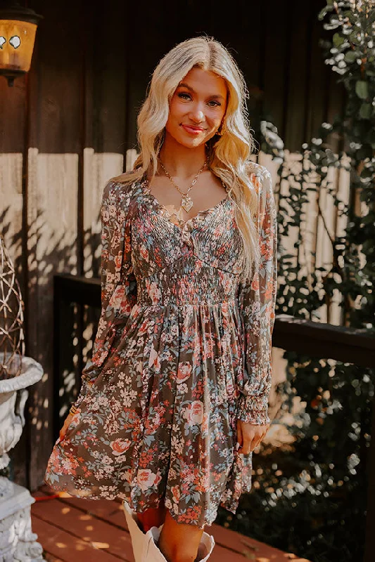 Mini dresses with pocket details for added functionalitySoho Style Floral Mesh Mini Dress