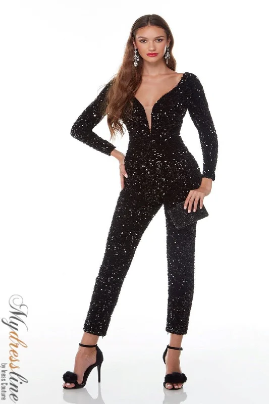 Formal dresses with halter necks and lace - up backs for a stylish promAlyce 61217