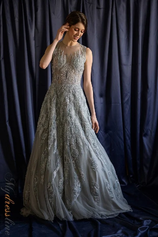 Prom dresses with tiered ruffled sleeves and satin skirts for a feminine and voluminous lookDulce Celia TERESA