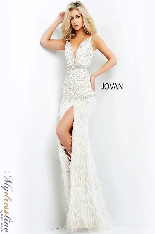Long - sleeved formal dresses in velvet for a winter formal eventJovani 04626