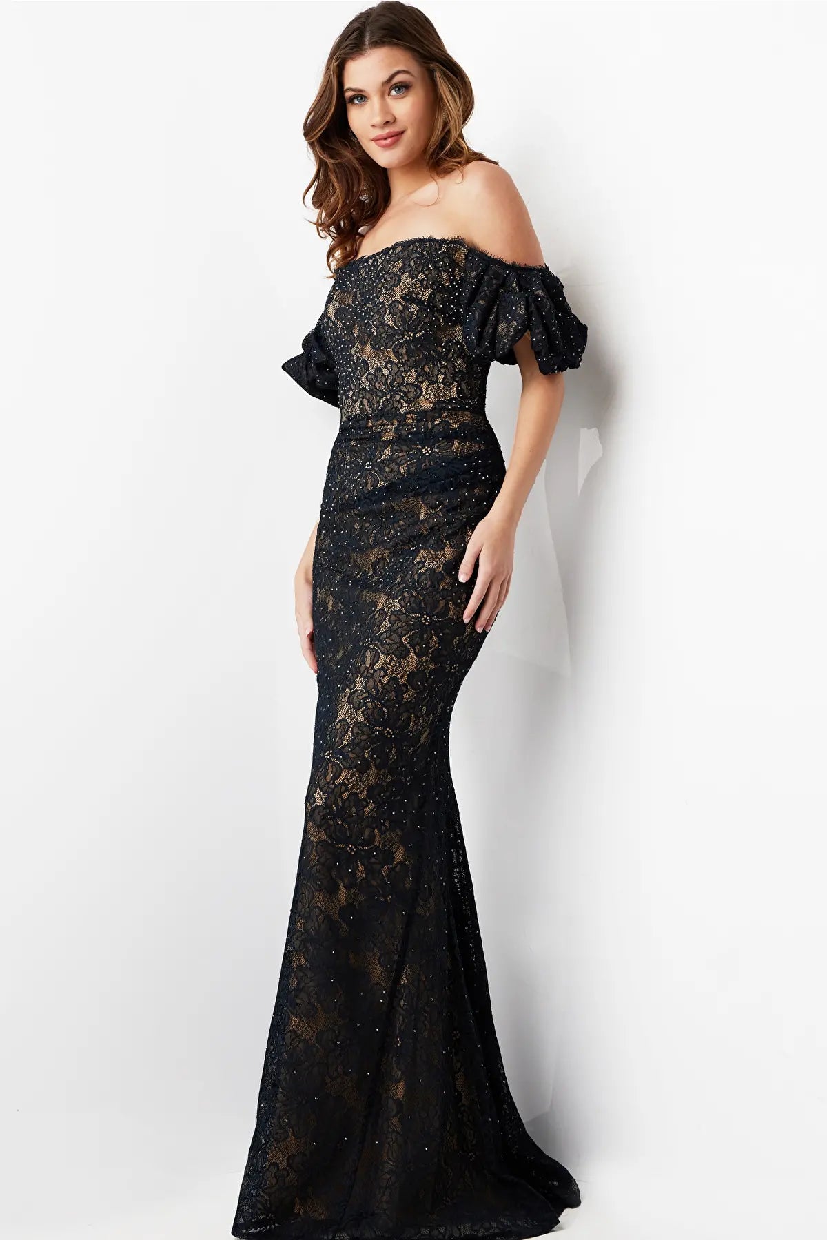 Mermaid - cut formal dresses in satin for a glamorous prom nightJovani 23813 - Off Shoulder Lace Evening Gown
