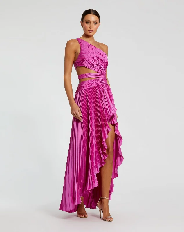 Maxi dresses with a wrap - around style for a customizable fit Maxi dresses with a wrap - around style for a customizable fit Mac Duggal 49837 Formal Prom Long Pleated Dress