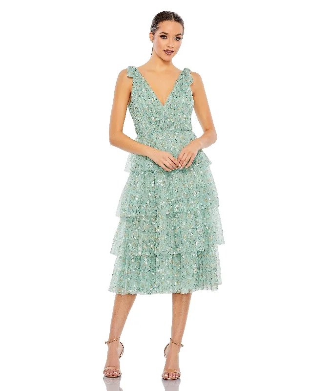 Printed cocktail dresses with geometric patterns for a contemporary aestheticMac Duggal 55827 Short Sleeveless Floral Cocktail Dress