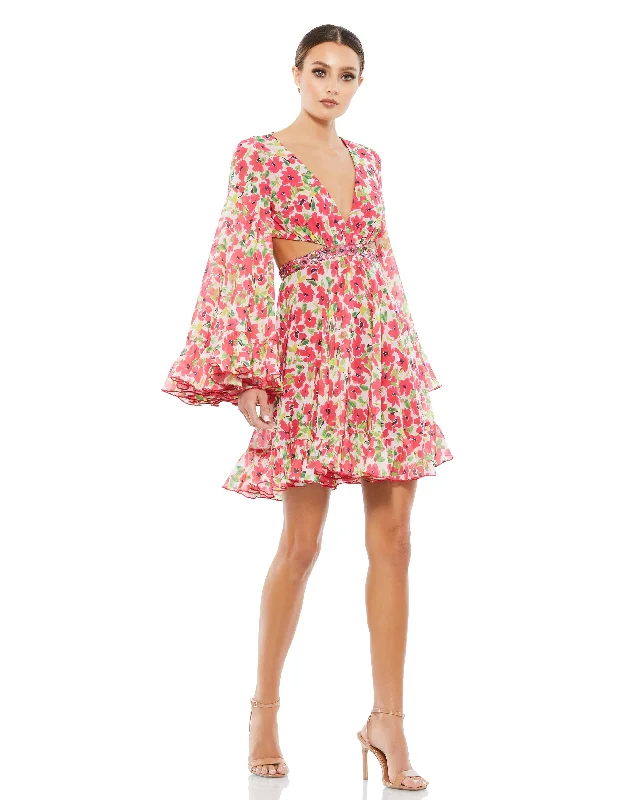 Cocktail dresses with a ruched bodice and spaghetti strapsMac Duggal 9158 Homecoming Short Floral Cocktail Dress