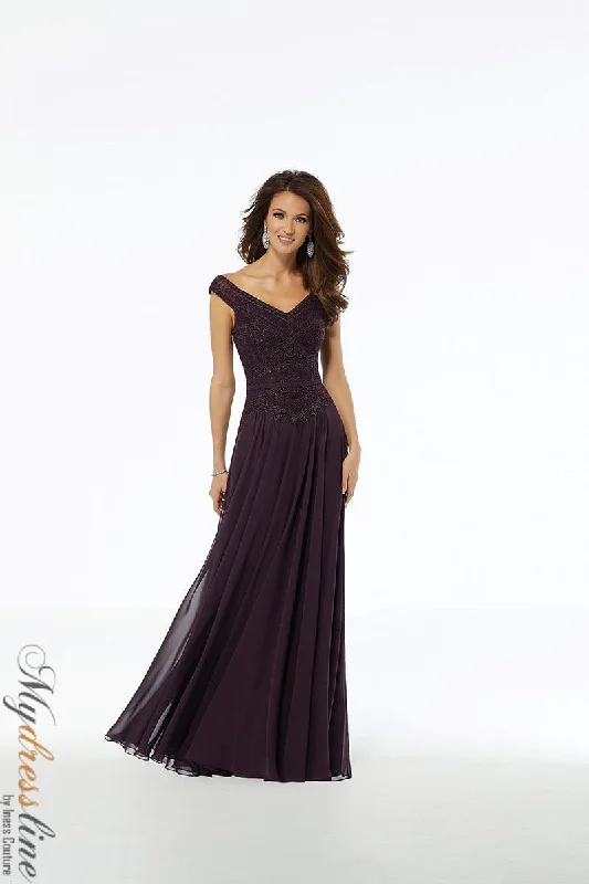 Sheath formal dresses with metallic thread detailing for a modern promMorilee 72134