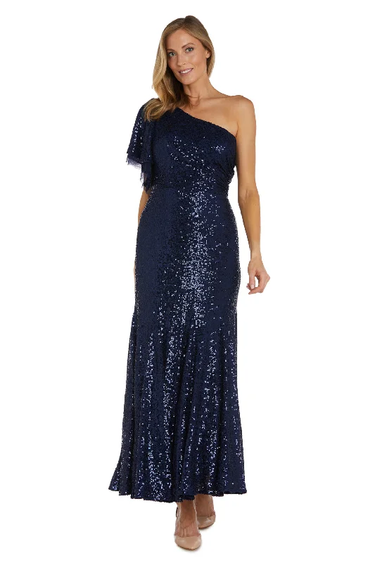Maxi dresses with a V - neckline for a flattering and elongating shape Maxi dresses with a V - neckline for a flattering and elongating shape Nightway 22167 Long Evening Sequin Formal Dress