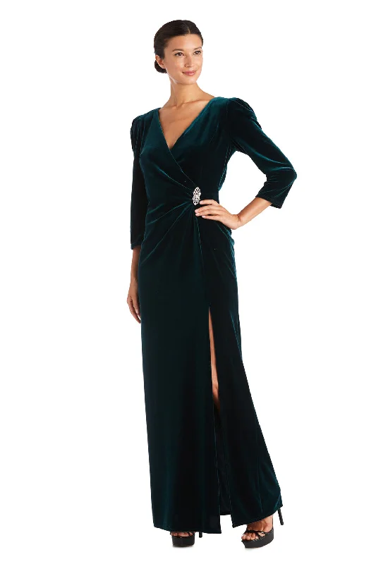 Maxi dresses with a V - neckline for a flattering and elongating shape Maxi dresses with a V - neckline for a flattering and elongating shape R&M Richards 7576 Long Side Brooch Formal Evening Dress
