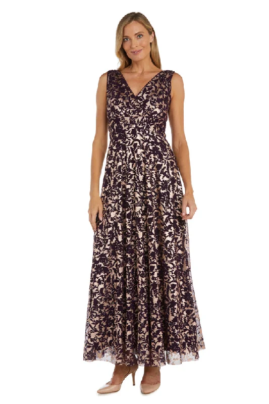 Maxi dresses with thin spaghetti straps for a delicate and feminine feel Maxi dresses with thin spaghetti straps for a delicate and feminine feel R&M Richards 9806 Pleated Print Long Formal Dress