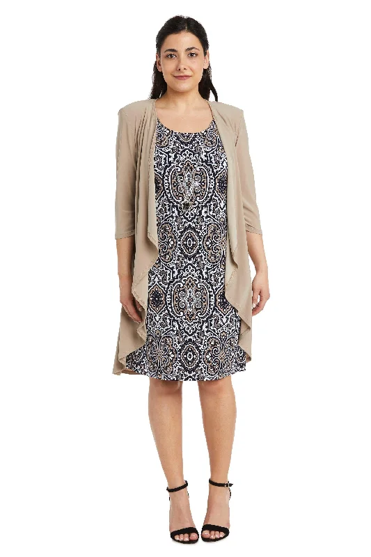 Cocktail dresses with a cut - out detail and a body - con fitR&M Richards 7877P Short Two Piece Petite Dress