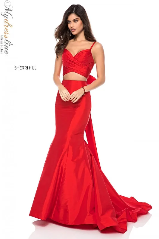 Formal dresses with empire waists and organza overlays for a feminine lookSherri Hill 52006 Formal dresses with empire waists and organza overlays for a feminine lookSherri Hill 52006