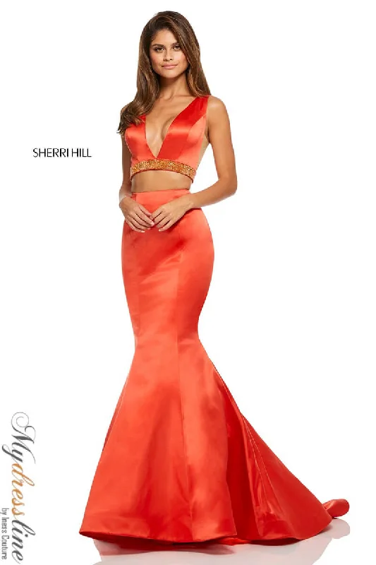 Formal dresses with side - slit pockets and beaded accents for a practical and stylish formal eventSherri Hill 52762