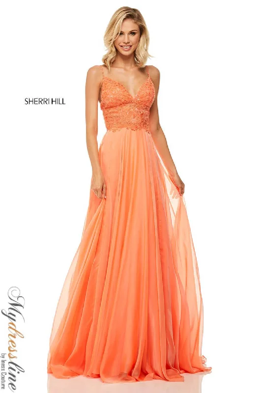 Formal dresses with halter necks and lace - up backs for a stylish promSherri Hill 52818