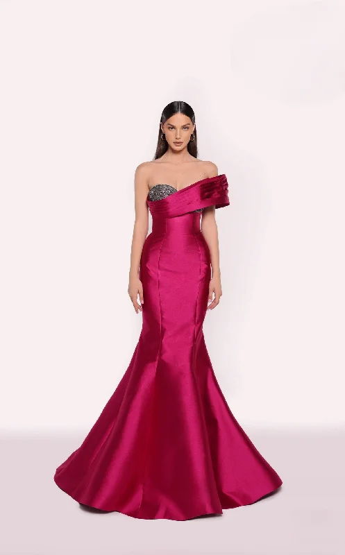 Formal dresses with ruffled skirts and bow accents for a charming prom appearanceTarik Ediz 98766 Dress Formal dresses with ruffled skirts and bow accents for a charming prom appearanceTarik Ediz 98766 Dress