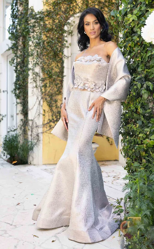 Formal dresses with tiered skirts and pearl embellishments for a luxurious feelTerani 242M3372 Dress