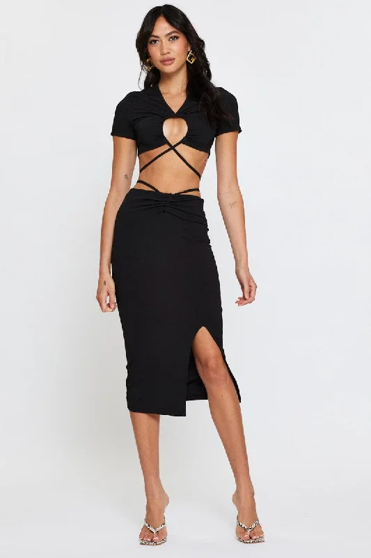 Patterned Geometric Women Shorts for a Modern AppealBlack Ribbed Bodycon Midi Skirt