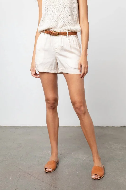 Plus Size Women Shorts with a Comfortable and Stylish FitMonty Shorts In Oat