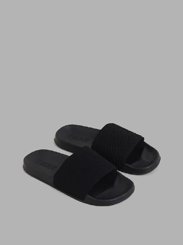 Cuffed Women Shorts for a Laid - Back and Trendy LookSOLEPLAY Black Knitted Slides