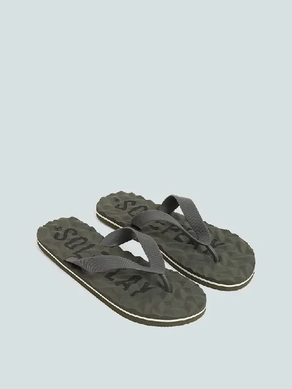 Elastic Waist Women Shorts for Easy Wear and ComfortSOLEPLAY Monotone Olive Textured Flip Flop