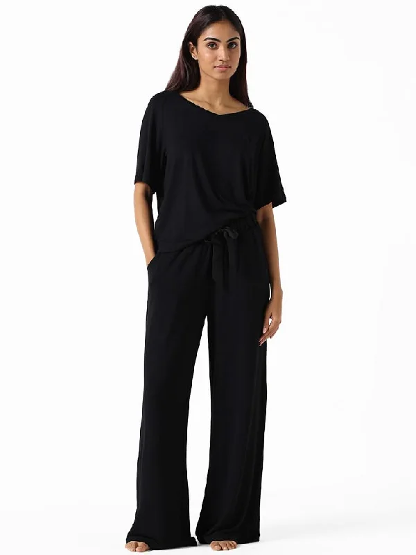 Plus Size Women Shorts with a Comfortable and Stylish FitWunderlove Black Regular Fit Supersoft Pyjamas Plus Size Women Shorts with a Comfortable and Stylish FitWunderlove Black Regular Fit Supersoft Pyjamas
