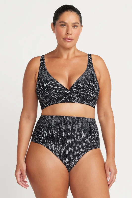 Maternity bikini for expecting mothers to enjoy the beach comfortablyBlack Zig Zag Botticelli High Waist Bikini Bottom Maternity bikini for expecting mothers to enjoy the beach comfortablyBlack Zig Zag Botticelli High Waist Bikini Bottom