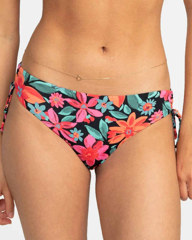 Long - line bikini top for added support and a fashionable lookPrinted Beach Classics Hipster Bikini Bottoms Long - line bikini top for added support and a fashionable lookPrinted Beach Classics Hipster Bikini Bottoms