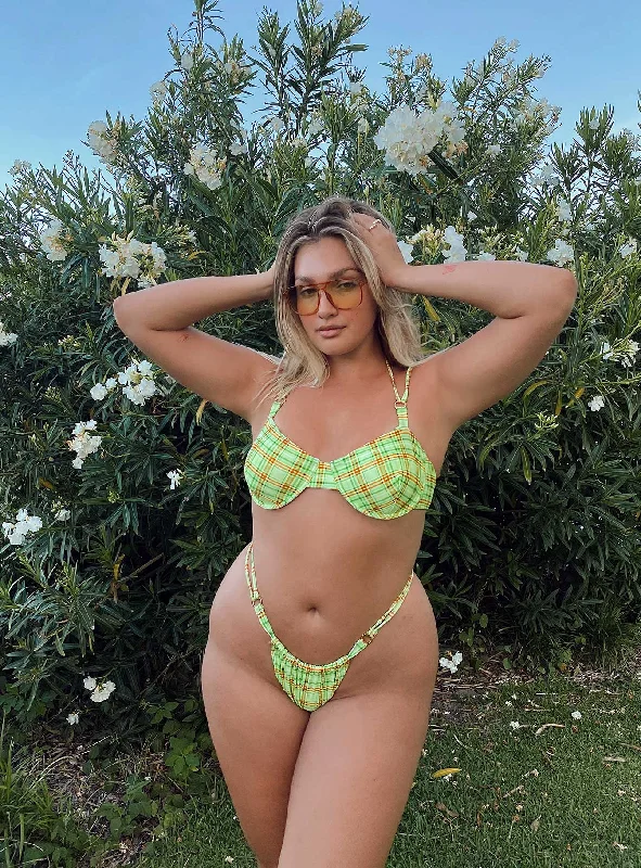 Tie - side bikini bottoms for an adjustable and stylish fitKylie Bikini Bottoms Green Tie - side bikini bottoms for an adjustable and stylish fitKylie Bikini Bottoms Green