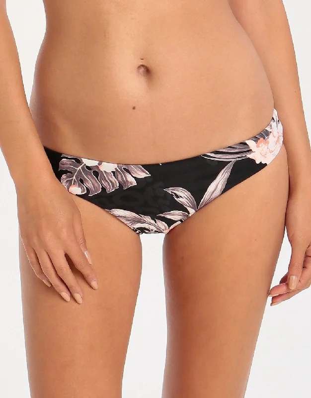 Long - line bikini top for added support and a fashionable lookPacifico Hipster Pant - Black